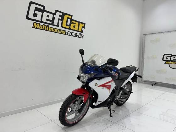 HONDA CBR 250R 